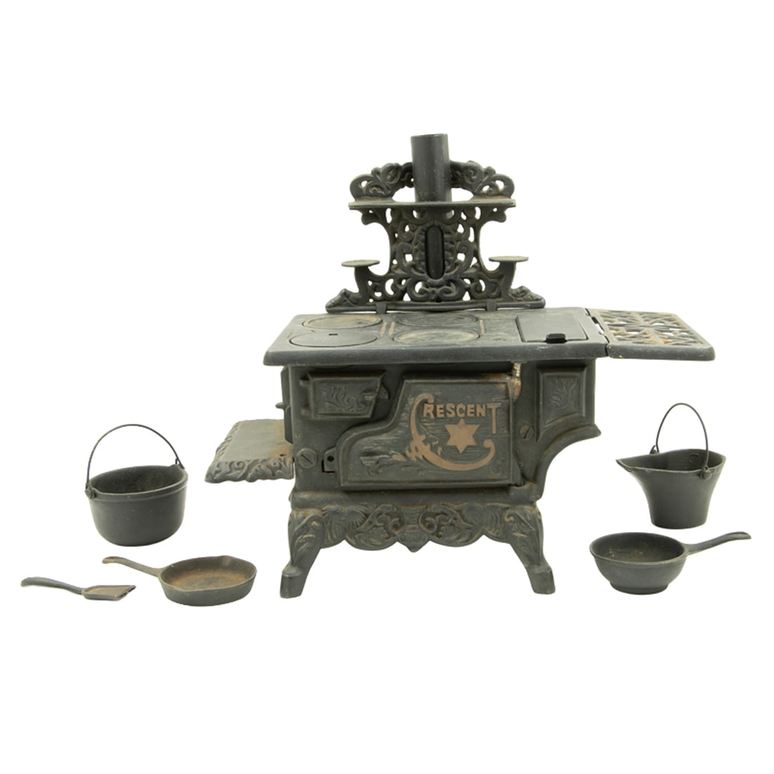 An American cast iron miniature Crescent toy stove with accessories (1 of 1)
