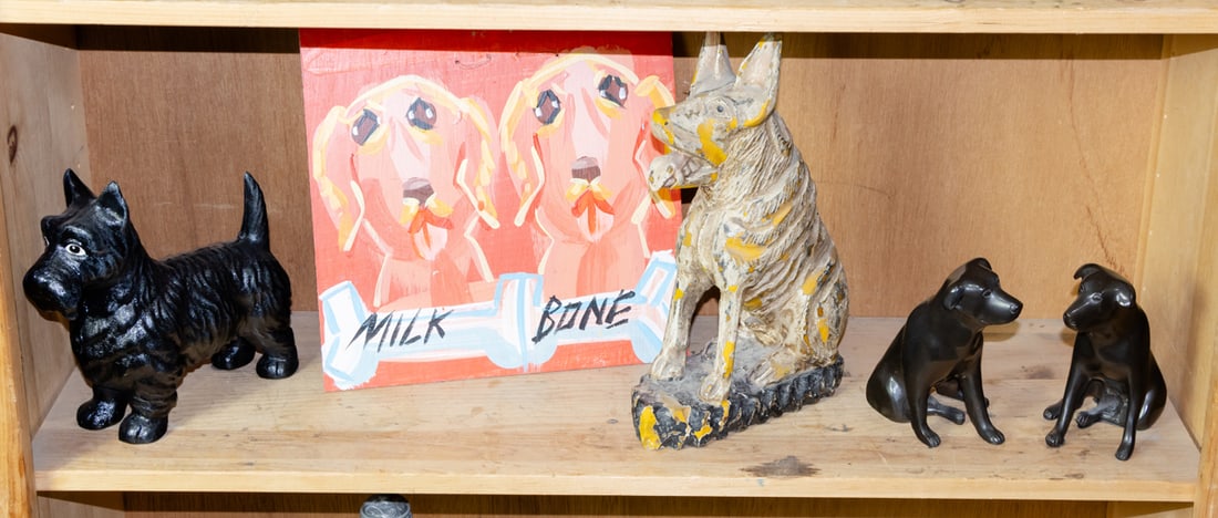 A group of dog figures with a painting, (1 of 1)
