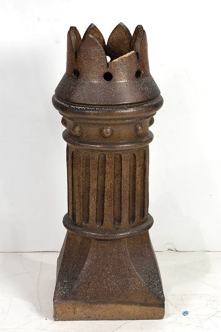 An English salt glazed pottery chimney top (1 of 1)