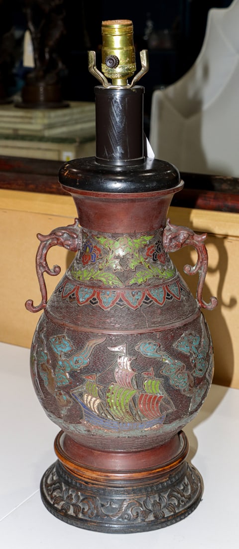 A Chinese cloisonne enamel bronze urn (1 of 1)