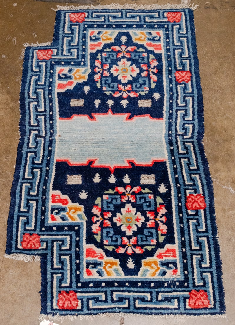 A Tibetan saddle rug (1 of 1)