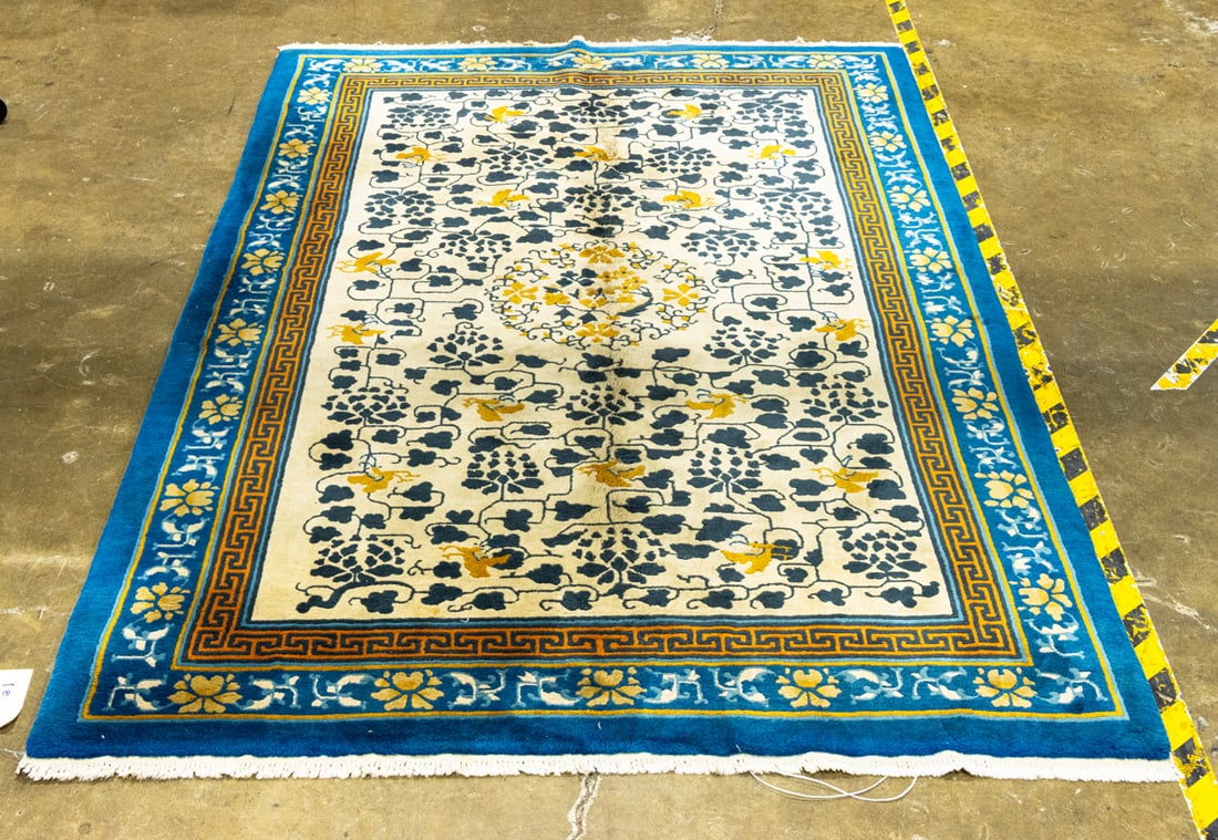 A Chinese Art Deco carpet (1 of 4)