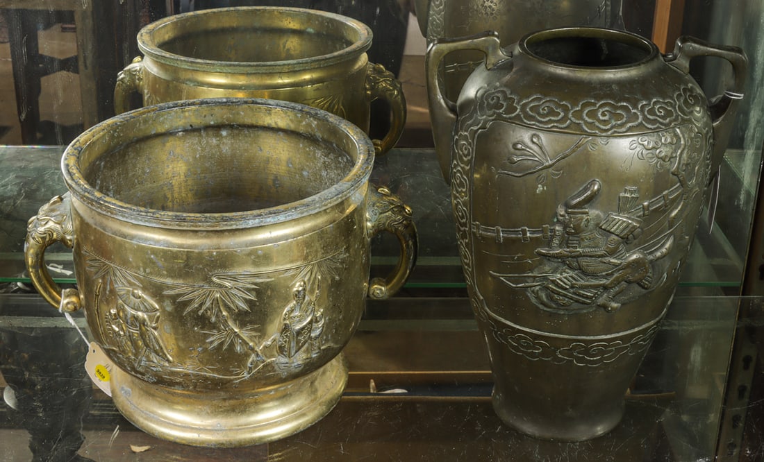(lot of 2) Japanese bronze vessels (1 of 1)