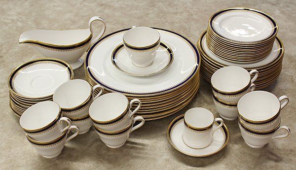 Spode 'Knightsbridge' table service: (lot of 49) Spode 'Knightsbridge' table service, consisting of (11) dinners, (12) salads, (12) breads, (12) cups with saucers, (1) demitasse cup with saucer, and (1) gravy boat, each having a cobalt a