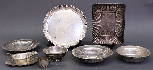 American sterling silver associated table accessories: (lot of 9) American sterling silver associated table accessories including 1940's Reed & Barton fluted tray, Paul Revere bowl, and a "Salem" pattern sauce boat on stand; together with a Frank Smith Si
