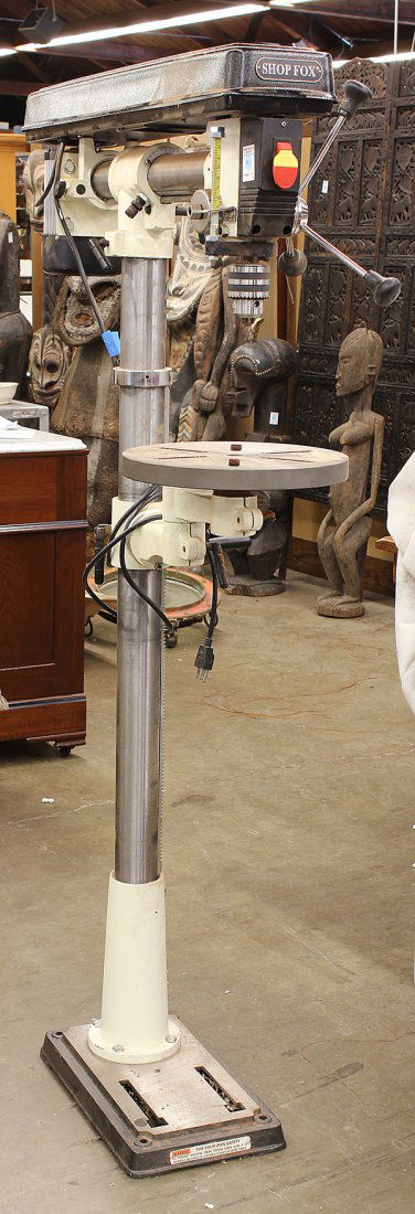 Shop Fox W1670 Floor radial drill press: Shop Fox W1670 Floor radial drill press Motor: 1/2 H.P., 110V, Motor R.P.M.: 1725, Speeds: 550, 880, 1520, 2490, 3470, R.P.M., Spindle Travel 3.25", Chuck size: 5/8"