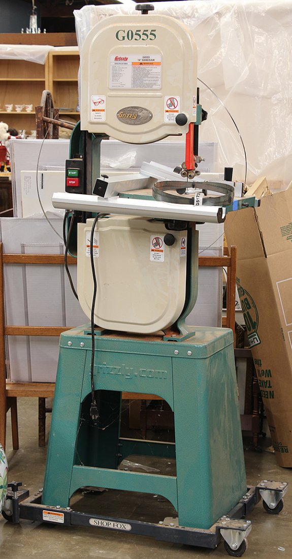 Grizzly Industrial Inc: Grizzly Industrial Inc., G0555 14" Bandsaw on deluxe heavy duty stand