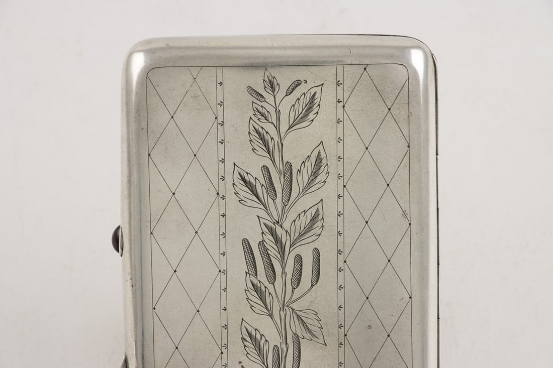 A Russian 84-standard silver cigarette case with ruby button clasp - 5