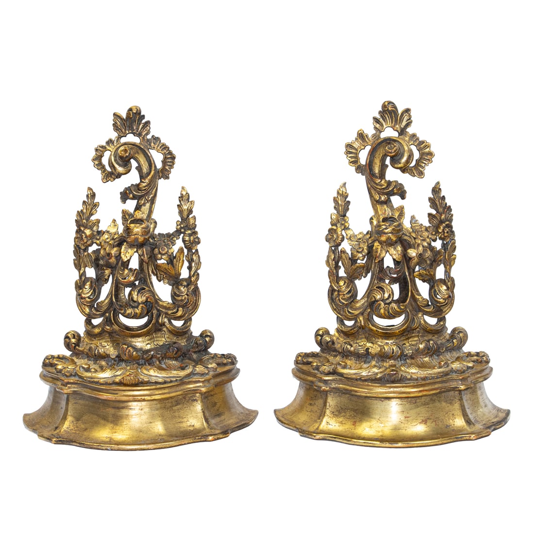 A pair of Rococo style giltwood brackets (1 of 4)