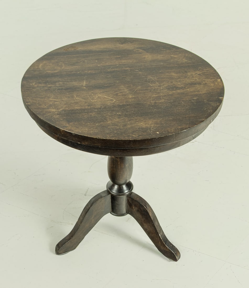 A round occasional table - 2