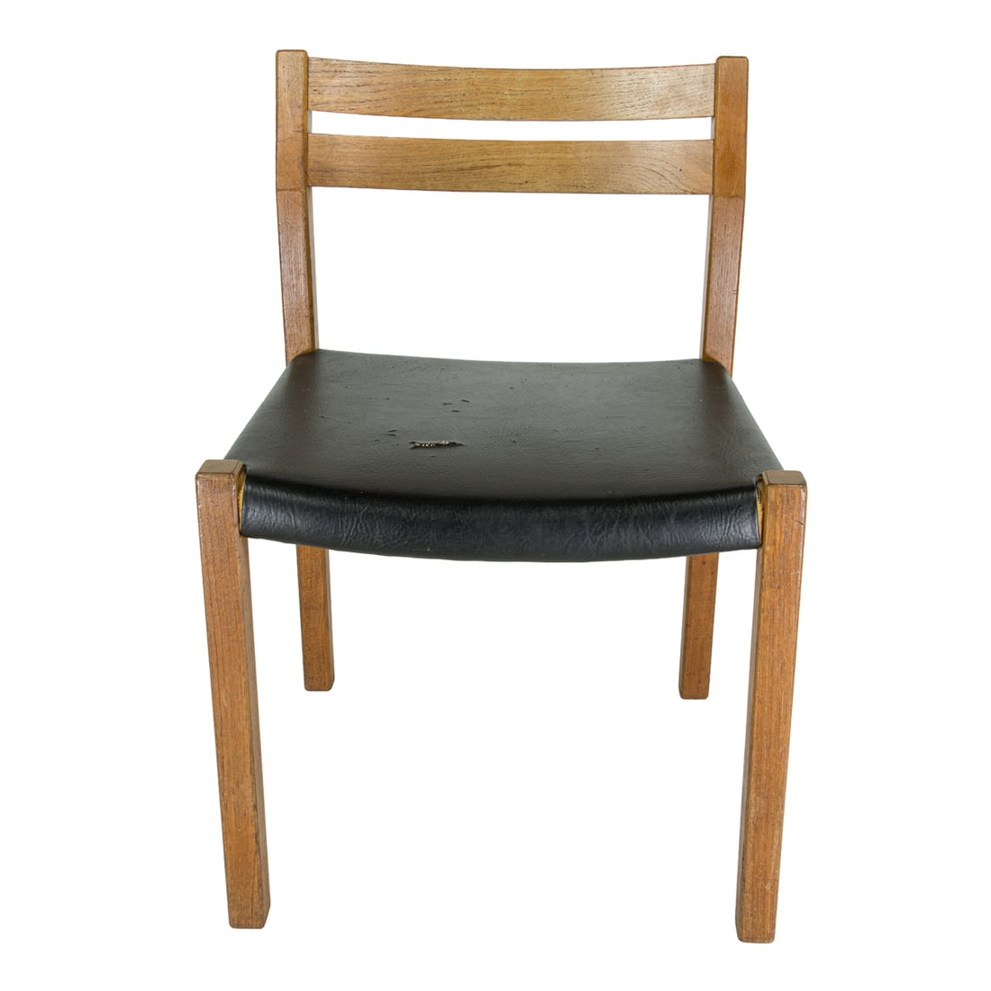 A Niels Moller for J.L. Mollers Mobelfabrik teak side chair: A Niels Moller for J.L. Mollers Mobelfabrik teak side chair, model 401, marked with Moller stamp, 30"h x 20"l x 17"d (seat)