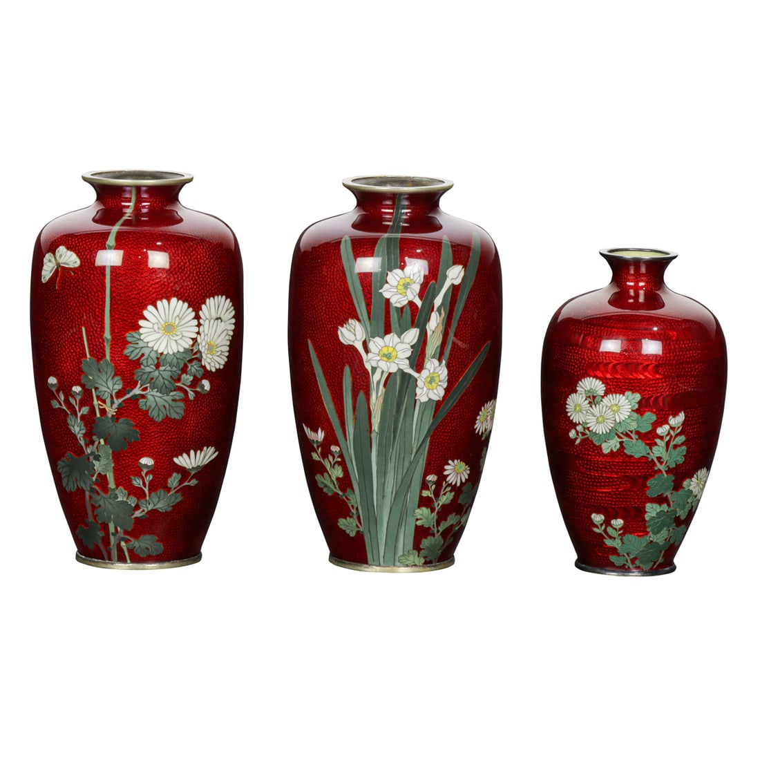 (lot of 3) Japanese Ginbari vases: (lot of 3) Japanese Ginbari vases. Featuring floral motif, late Meiji or early Showa period, from 6" to 7.25" high.