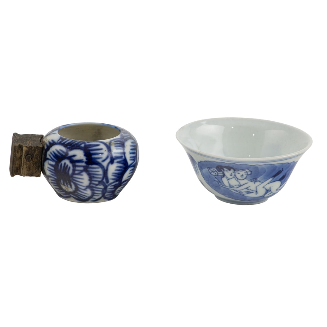 (lot of 2) Chinese blue and white cups (1 of 2)