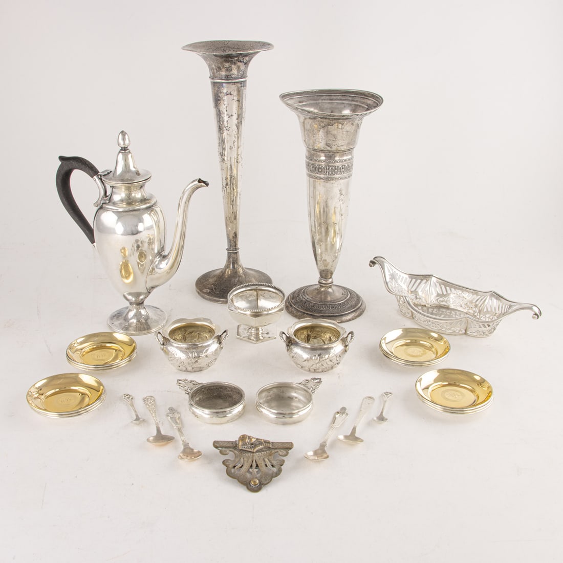 A group of American and English sterling table articles (1 of 3)