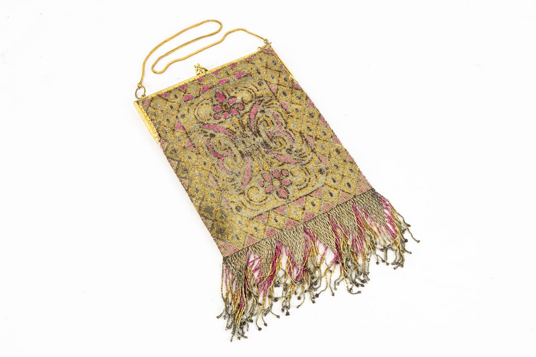 A French Art Deco beaded purse (1 of 2)