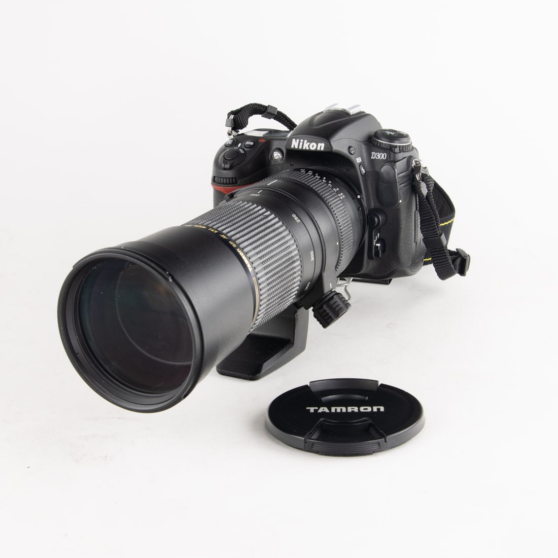 A Nikon D300 dslr camera with case (1 of 2)