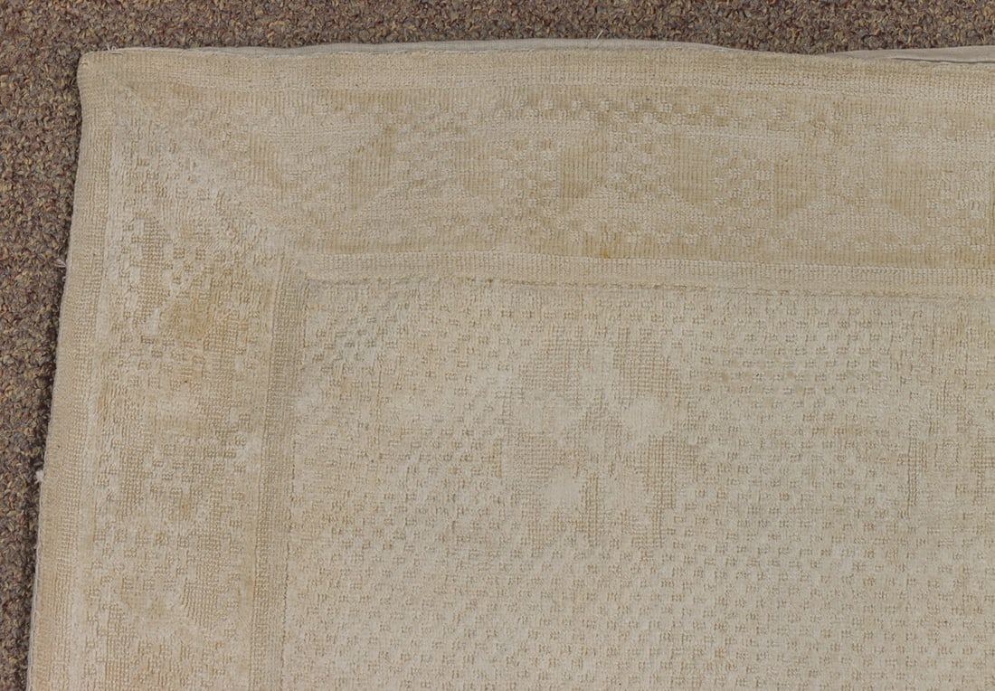 A large contemporary carpet - 2