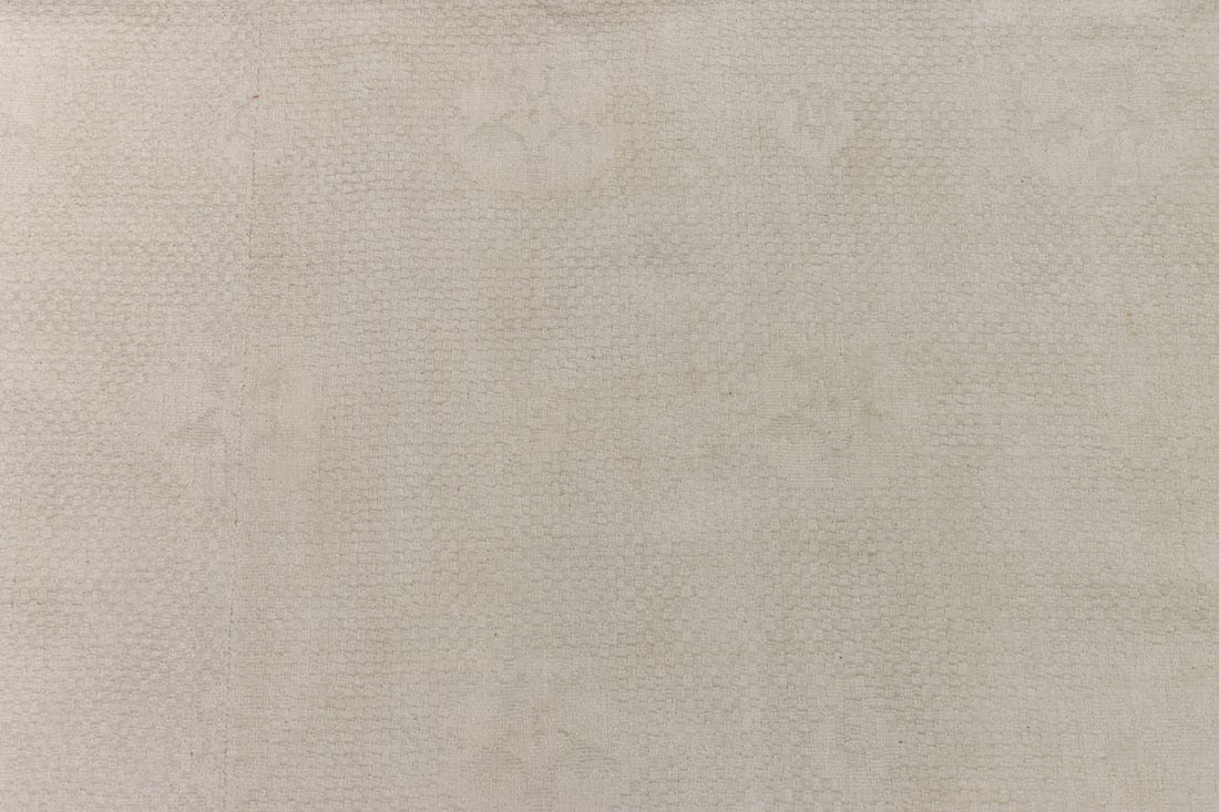 A large contemporary carpet - 4