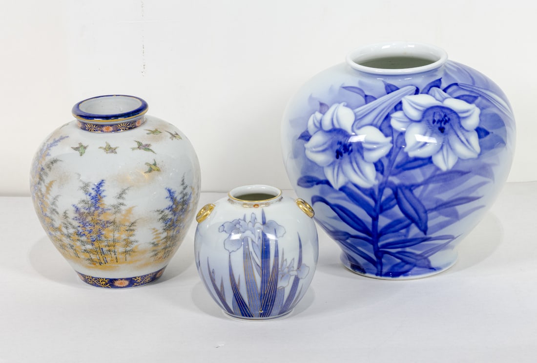 (lot of 3) Fukugawa vases: (lot of 3) Fukugawa vases. Featuring floral design, 7.875" high.
