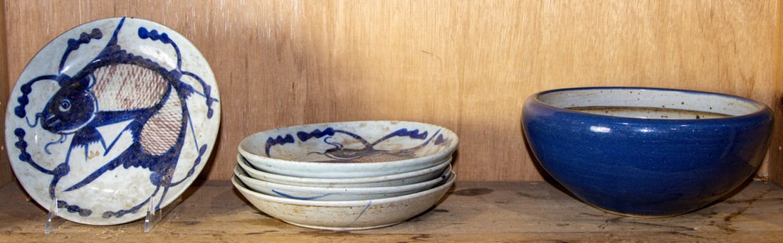(lot of 6) Chinese blue and white 'fish' dishes and blue glazed bowl: (lot of 6) Chinese blue and white 'fish' dishes and blue glazed bowl. 19th century, 10" widest.