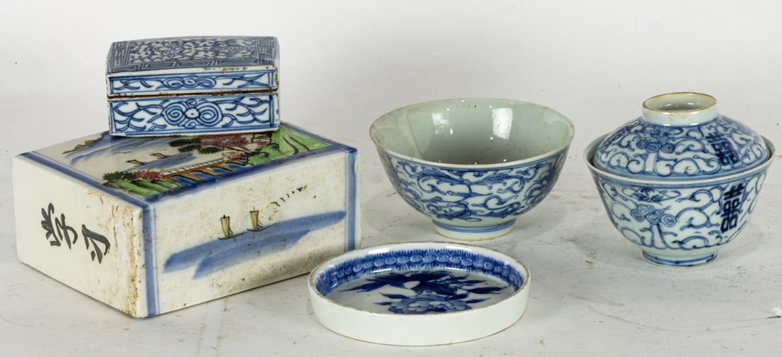 A group of Chinese blue and white porcelains (1 of 2)
