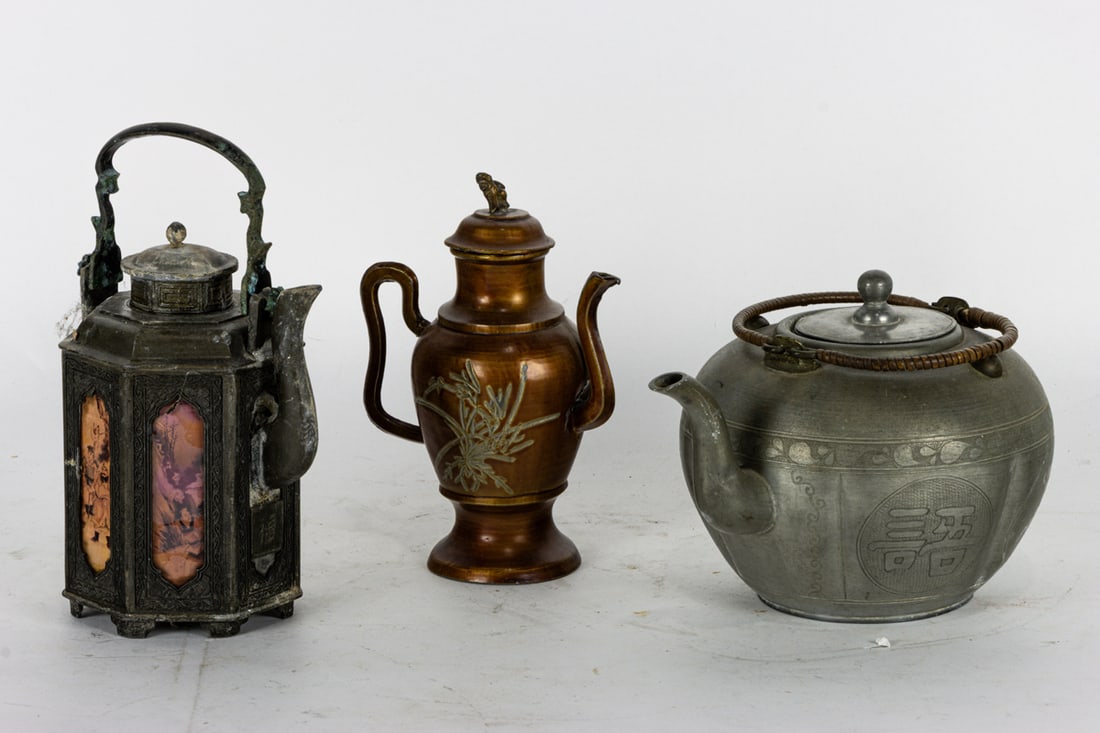 (lot of 5) Chinese pewter teapots and jar (1 of 2)