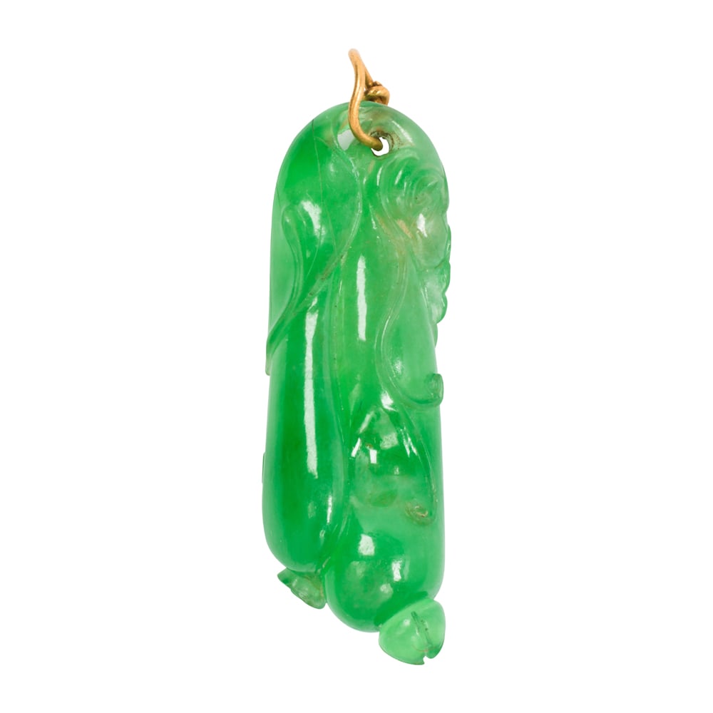 A carved jade and 22k gold pendant (1 of 1)