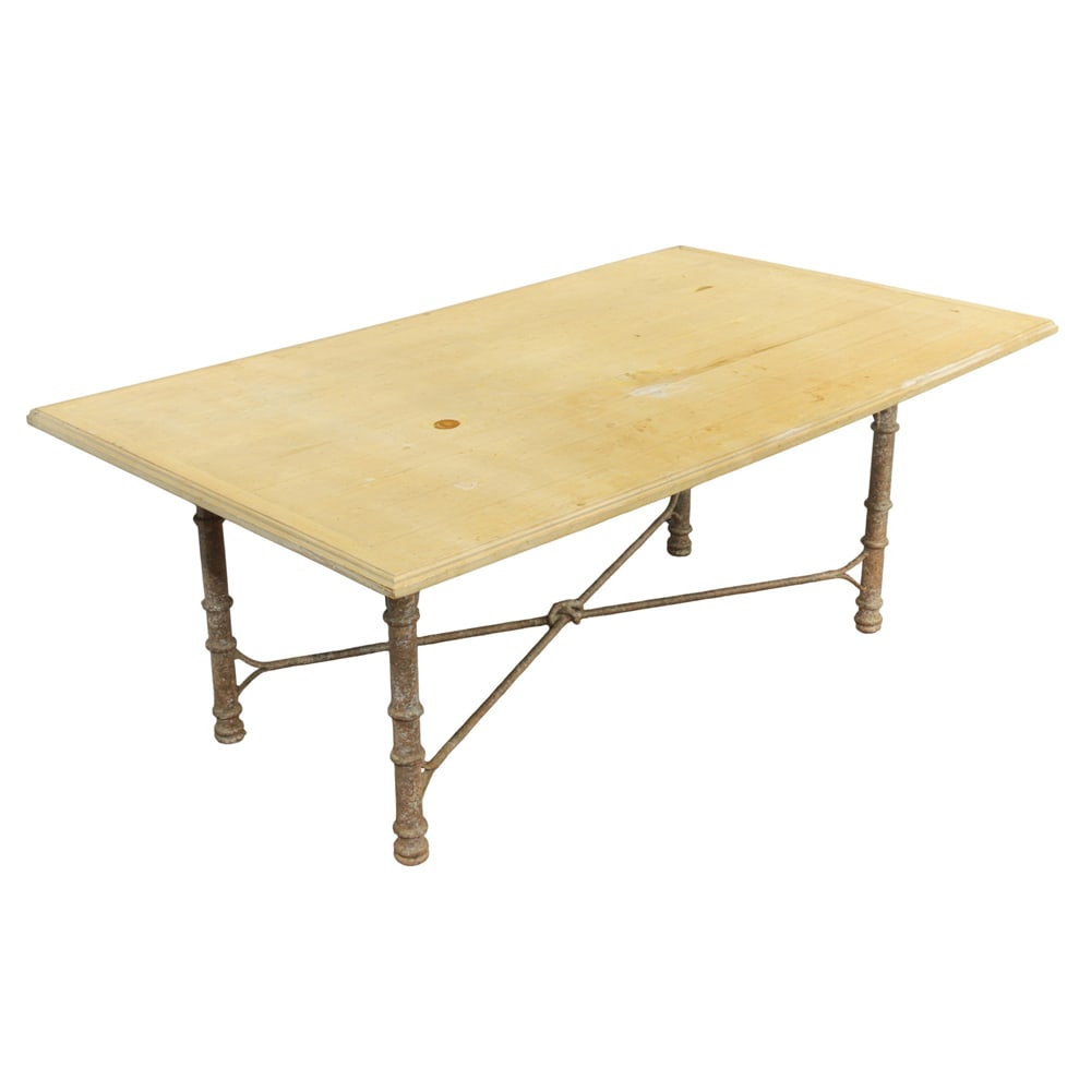 A contemporary dining table - 3