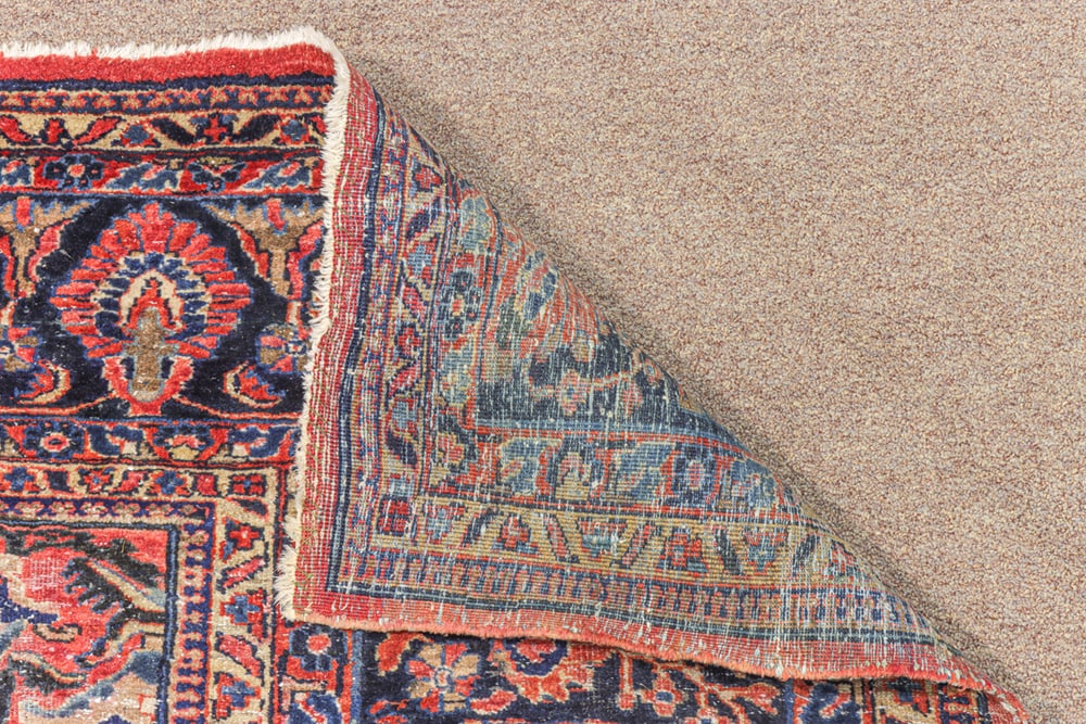 A Persian Sarouk carpet - 4