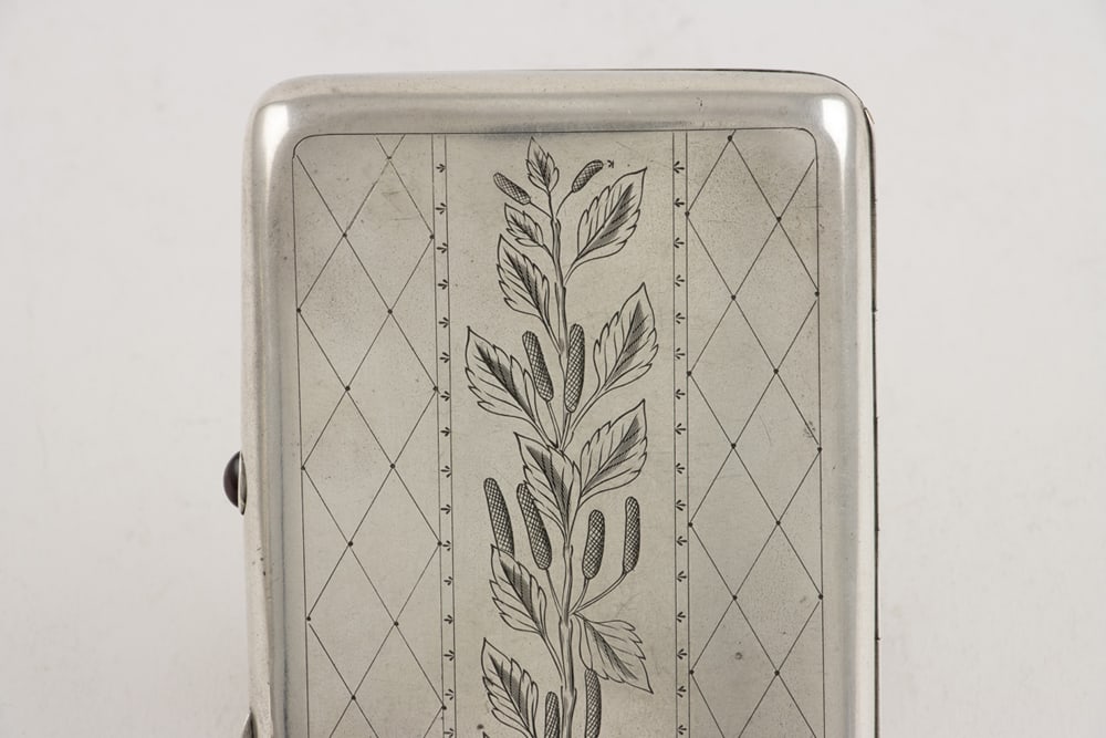 A Russian 84-standard silver cigarette case with ruby button clasp - 5