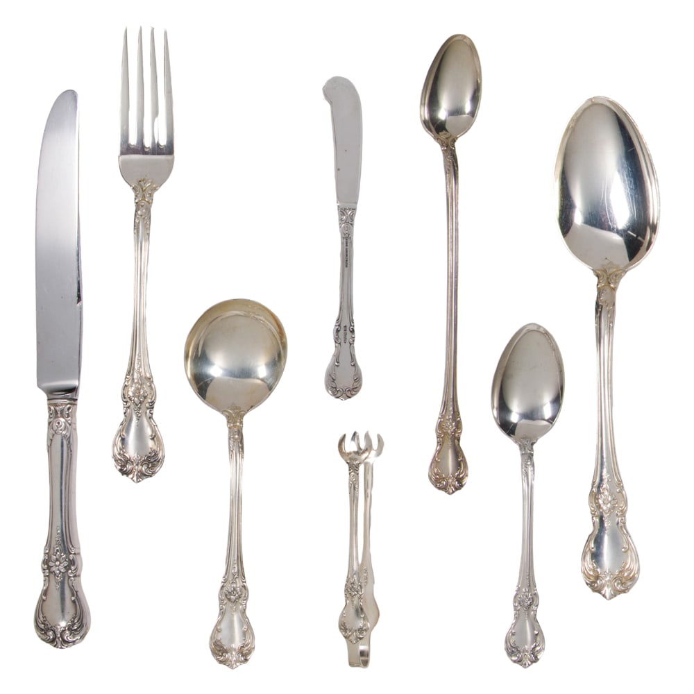 A sterling flatware set, Towle: A sterling flatware set, Towle, Old Master, comprising: 8-7 3/4 in forks, 8 salad forks, 18 teaspoons, 8 soup spoons, 1 iced beverage spoon, 8 butter spreaders, 2 tablespoons, 1 pair sugar tongs