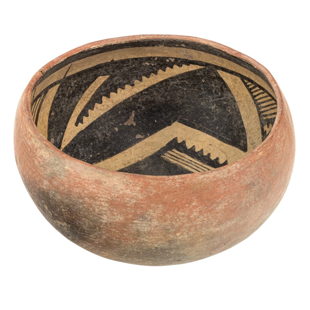 A polychrome Salado bowl (1 of 4)