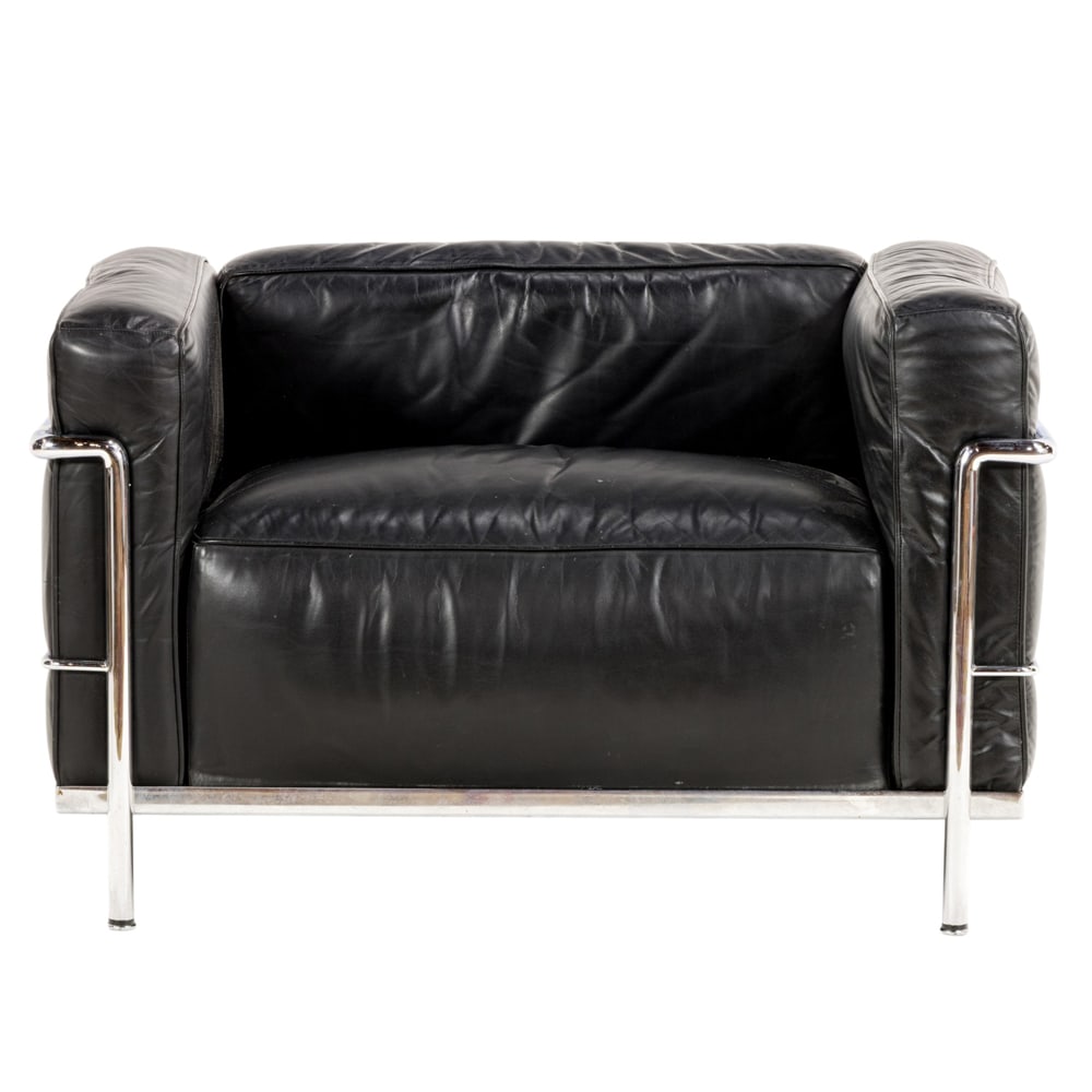 A Le Corbusier LC3 black leather lounge chair for Cassina (1 of 4)