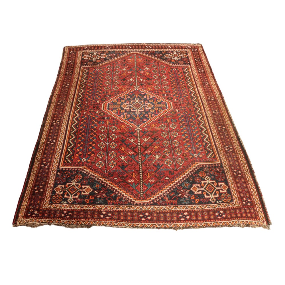 A Persian Shiraz wool carpet (1 of 4)