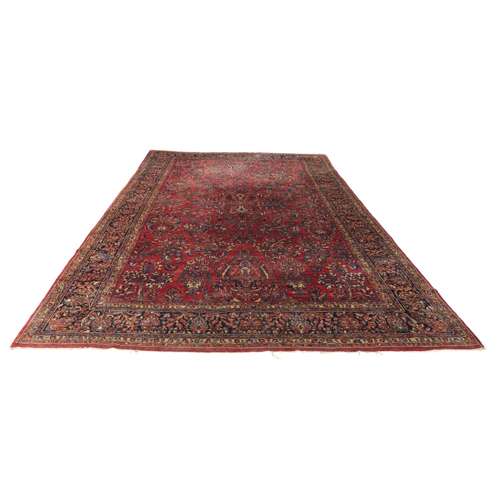 A Persian Sarouk carpet (1 of 4)