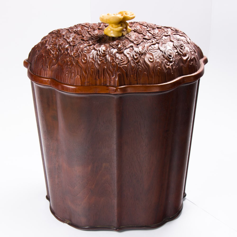 A Chinese zitan container with boxwood cover (1 of 2)