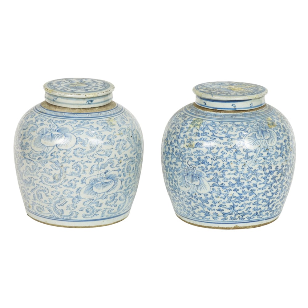 (lot of 2) Chinese blue and white covered jars (1 of 5)