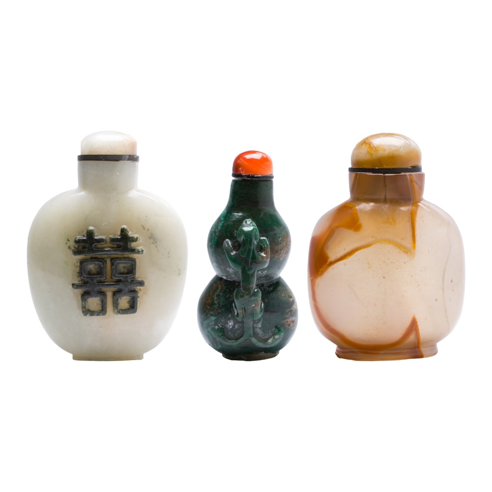 (lot of 3) Chinese agate snuff bottles (1 of 5)