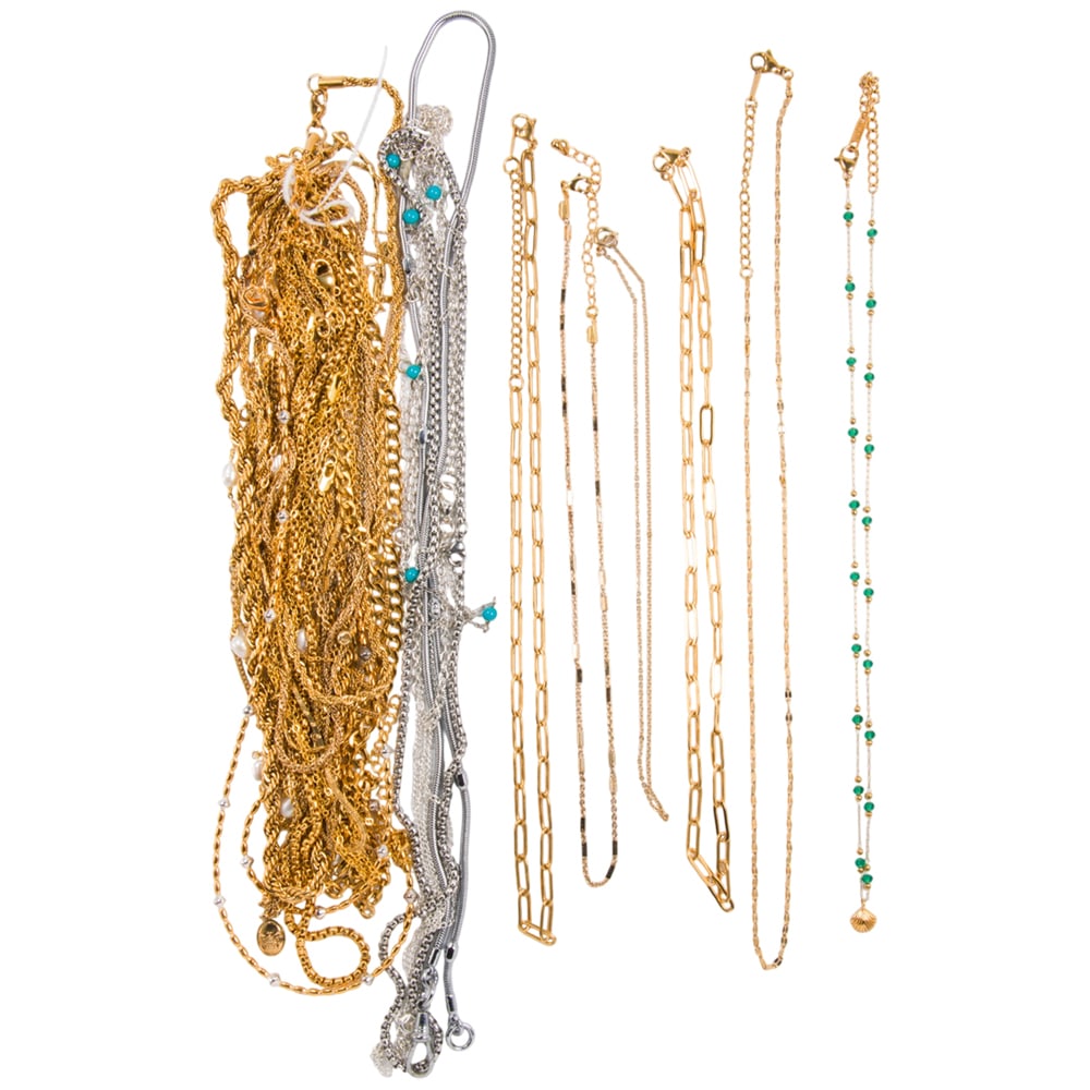 A miscellaneous group of stainless steel chains: A miscellaneous group of stainless steel chains Comprising an assortment of stainless steel chains of varying styles and lengths: gross weight (includes plastic bags): 238.75 grams
