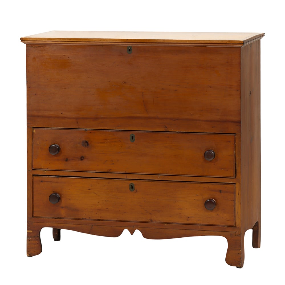 A New England blanket chest 18th century (1 of 5)