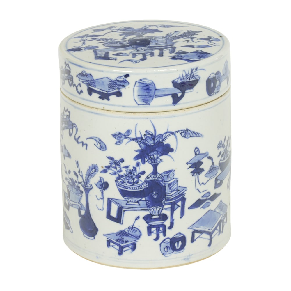 A Chinese blue and white cylindrical container (1 of 1)