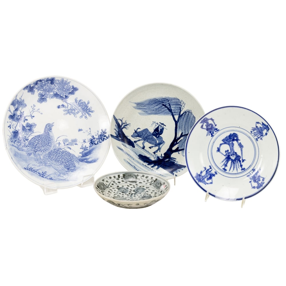 (lot of 4) Chinese and Japanese blue and white dishes (1 of 5)