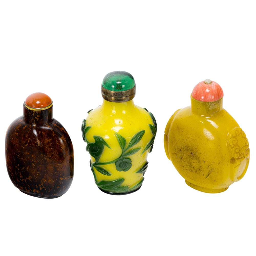 (lot of 3) Chinese Peking glass snuff bottles (1 of 3)