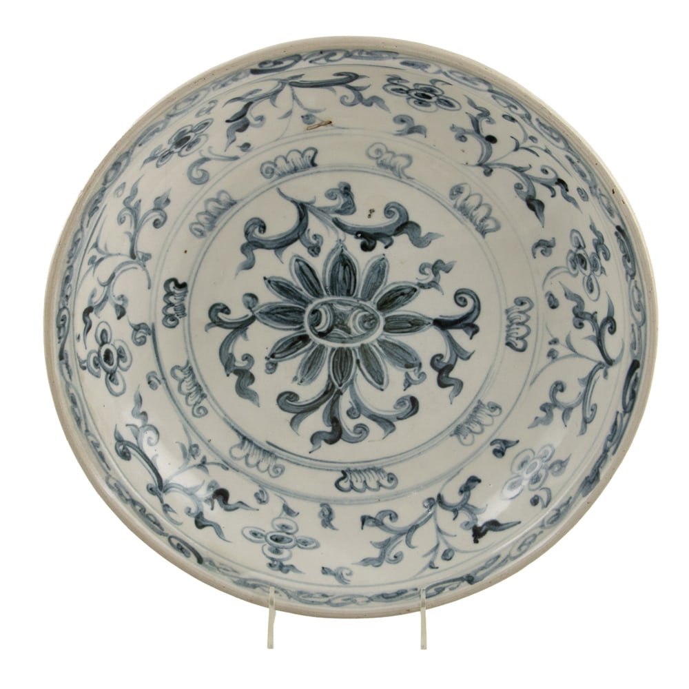 A Vietnamese Zhu Dau blue and white charger (1 of 3)