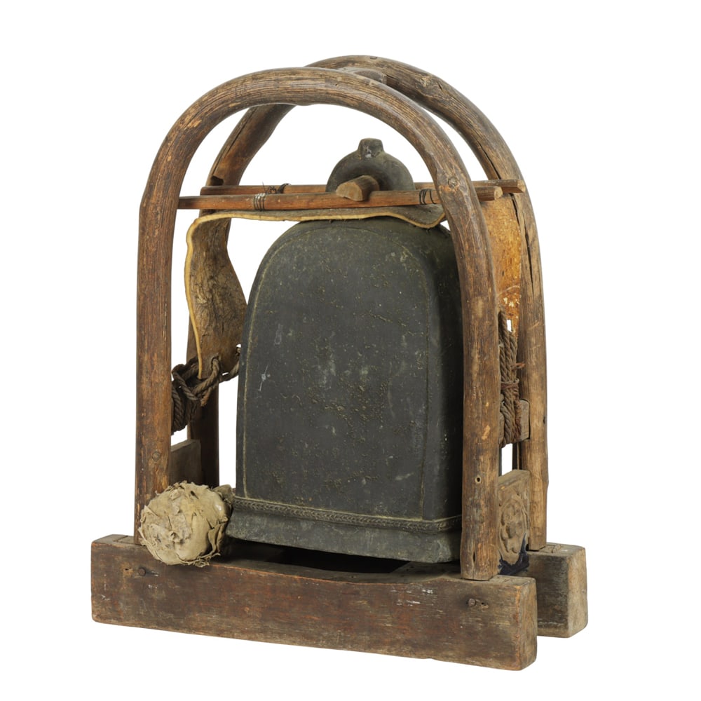 A Southeast Asian bronze bell (1 of 1)