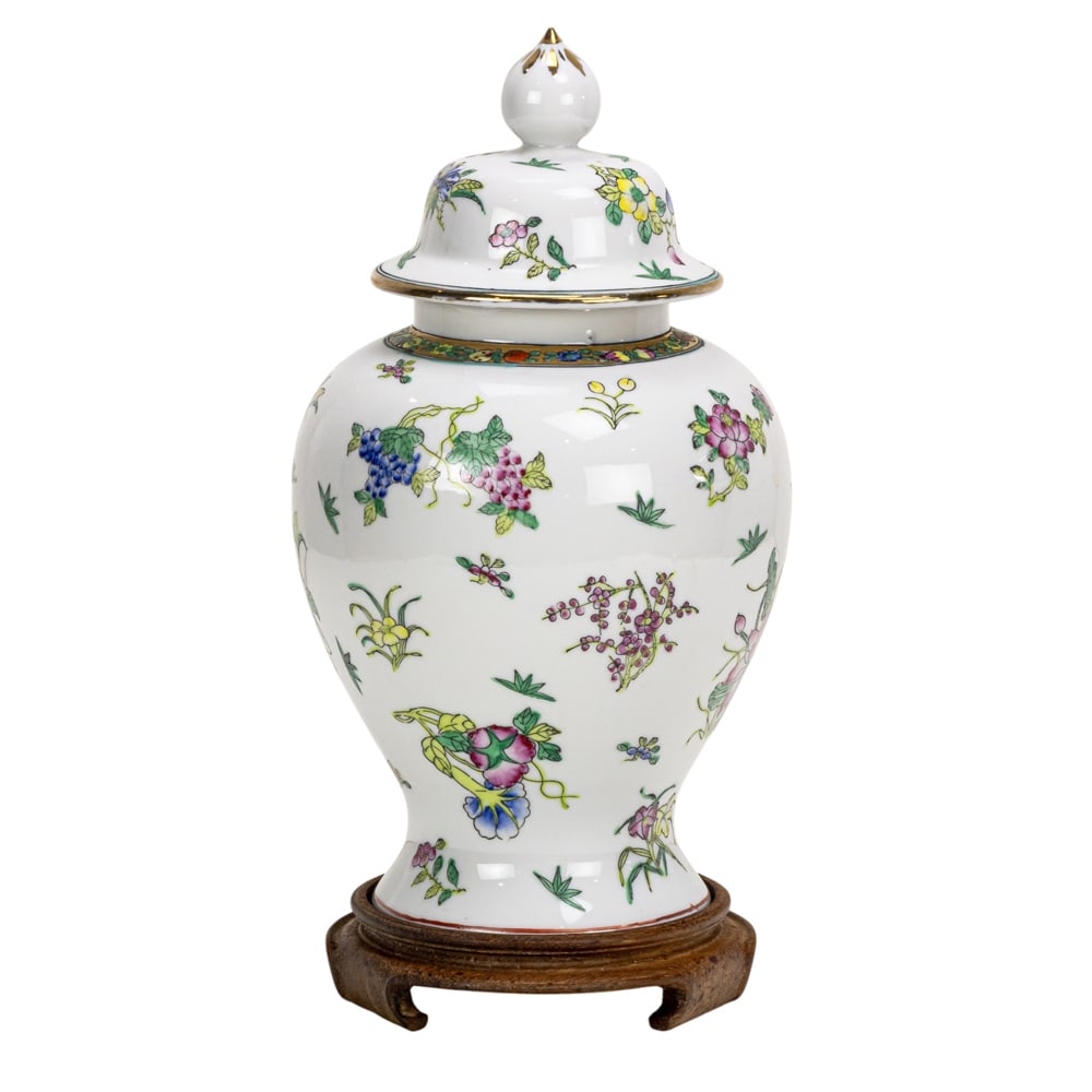 (lot of 2) Chinese porcelain objects (1 of 6)