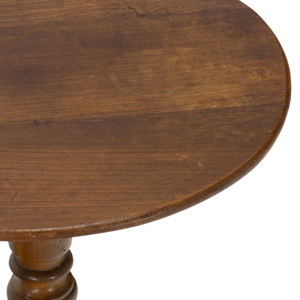 A walnut side table first half 19th century - 2
