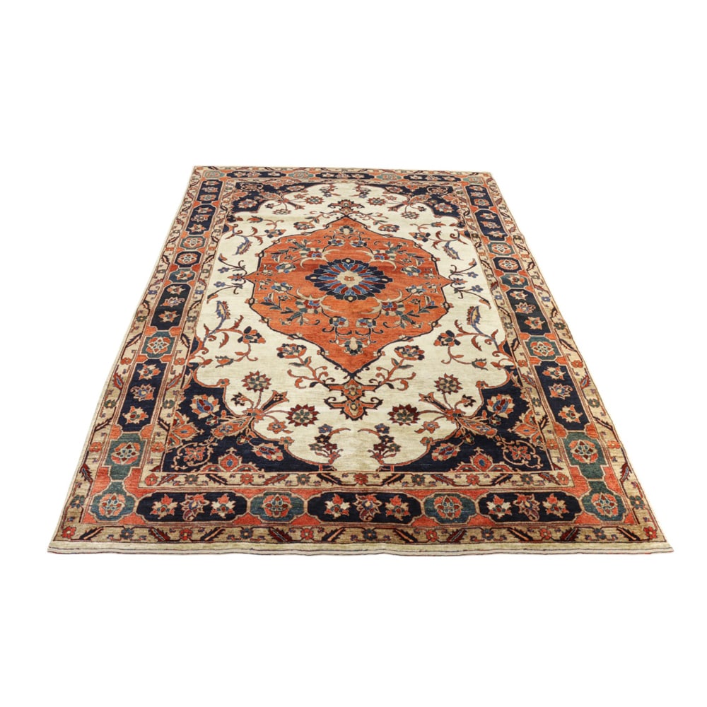 A Persian Bakhtiari carpet: A Persian Bakhtiari carpet, 10'0" x 6'11"