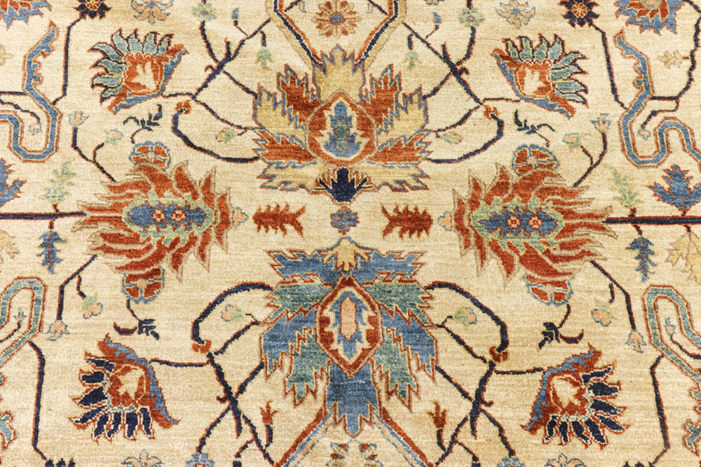 A large Pakistani Heriz pattern carpet - 2