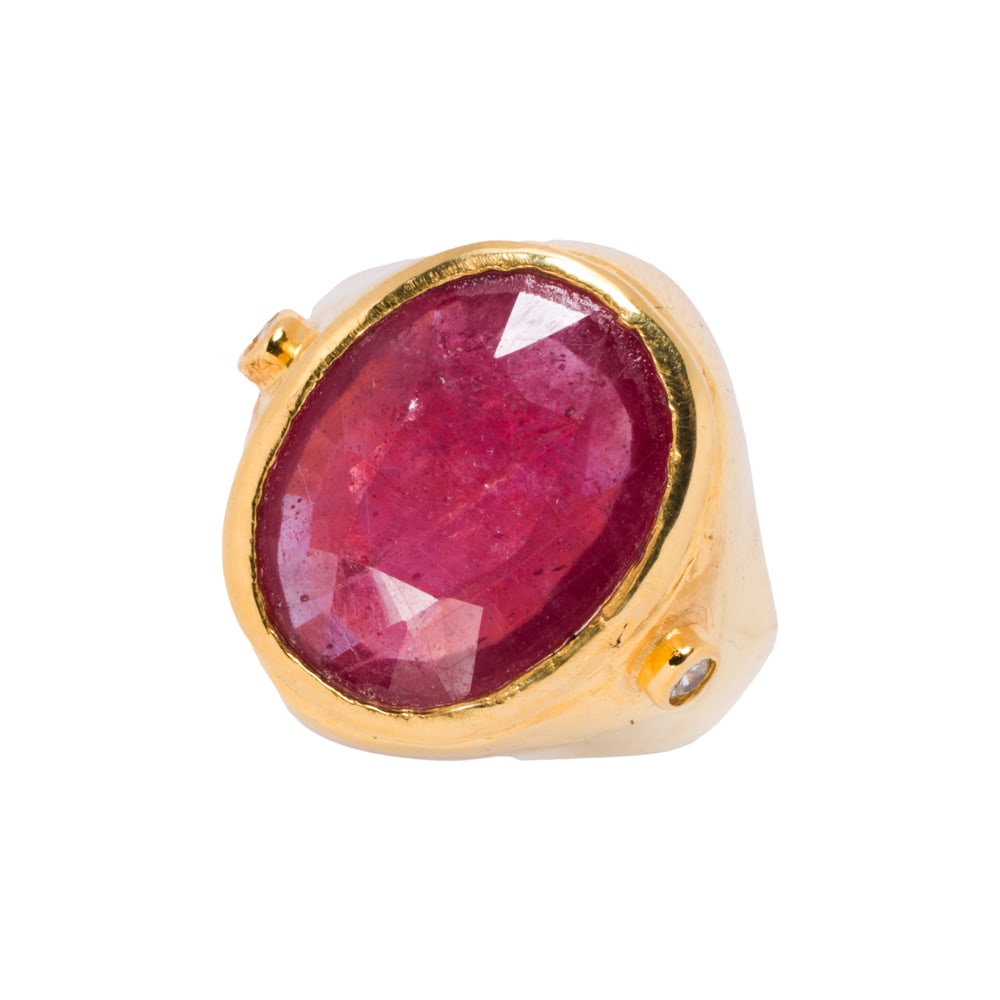 A glass-filled ruby and 18k gold ring - 2